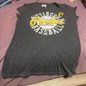 Grey Pgh Pirates Shirt. Used
